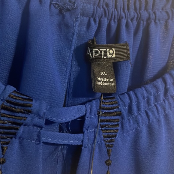 NWT Apt 9 sleeveless keyhole opening shirt in royal blue size XL - Picture 7 of 10